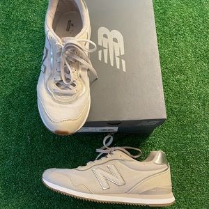 WMNS SOLA SLEEK 2E WIDE 'MOONBEAM SILVER'
Sz8.5